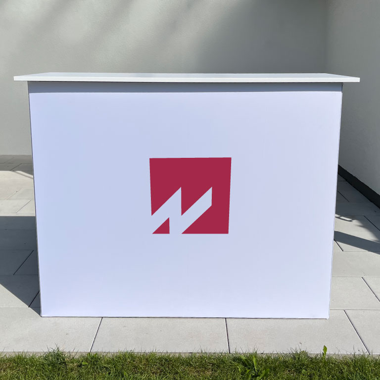 Messetheke individuell mit Logo bedruckt mieten
