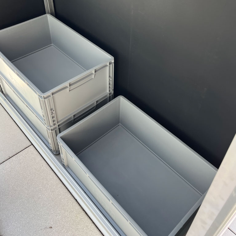 Hochwertige Messetheke mit mit viel Stauraum für Euroboxen mieten