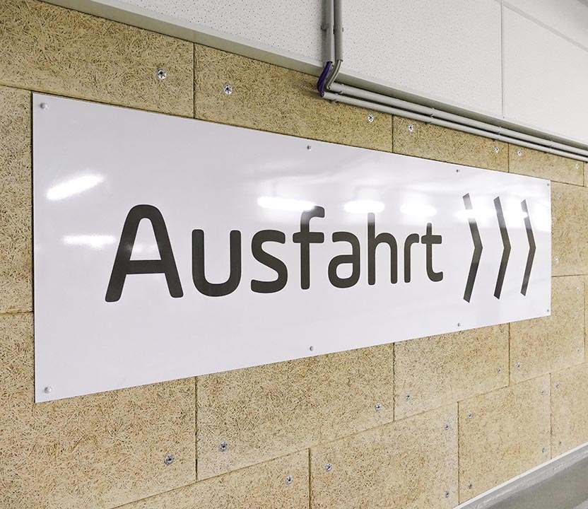 Großbeschilderung aus Aluverbundplatte 3x1 Meter