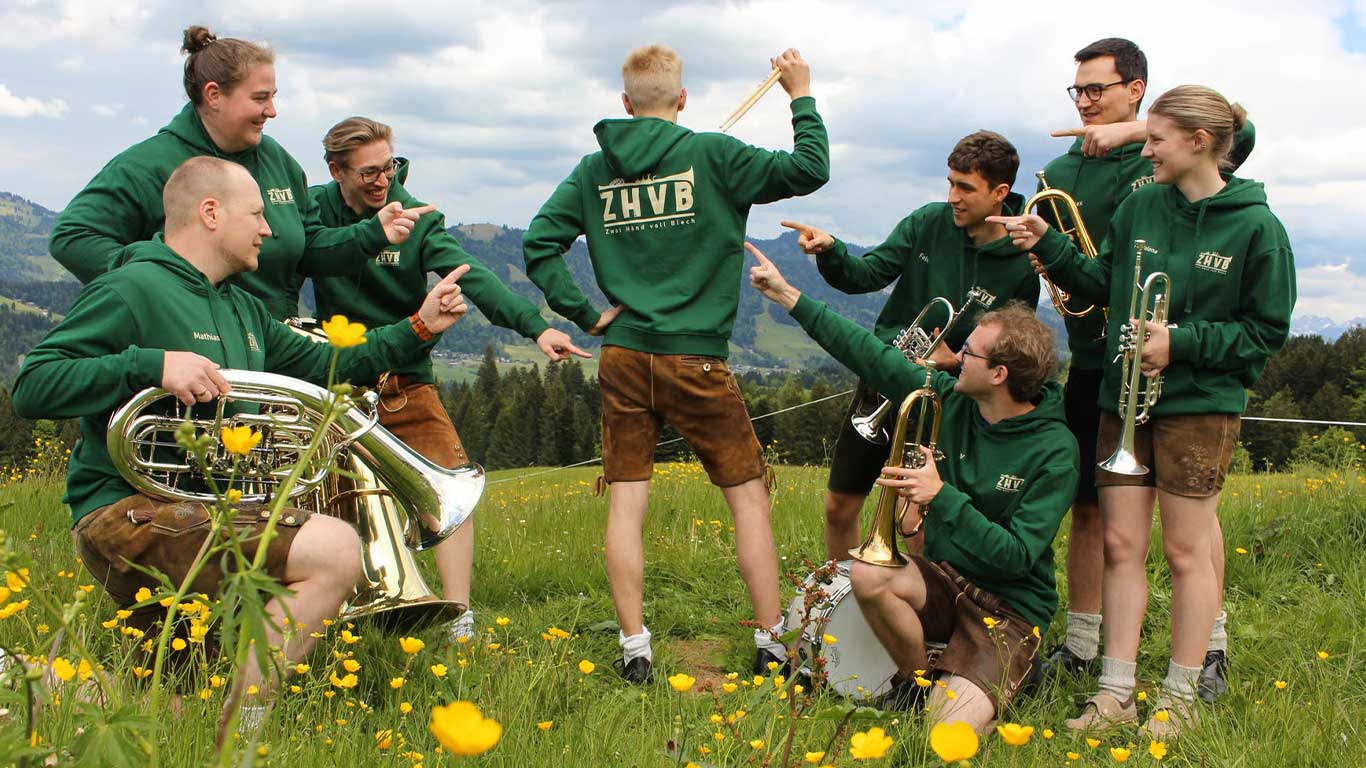 Bedruckte Hoodies und Polo-Shirts mit Firmenlogo für ZHVB